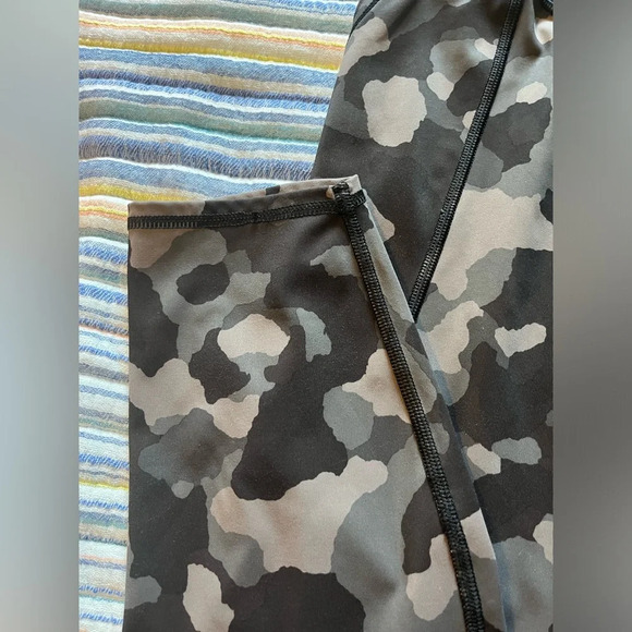 Athleta Lightning Camo 7/8 Tight - Picture 3 of 16